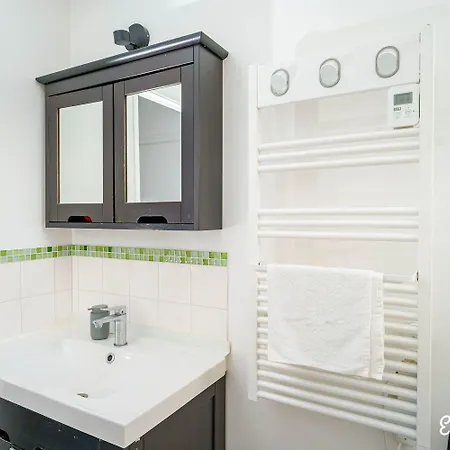 Escale-Marne Fr - 201 - Free Parking - Free Luggage Storage - All Equipped - Linen Included - Washing Machine - Luxury Emma Mattress 160X200 - 10Mn Walk Metro 8 - Rer A - Panoramic View - From 1 To 6 Guests Apartment
