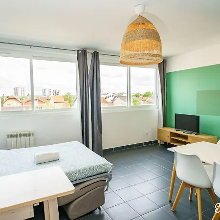 Escale-Marne Fr - 201 - Free Parking - Free Luggage Storage - All Equipped - Linen Included - Washing Machine - Luxury Emma Mattress 160X200 - 10Mn Walk Metro 8 - Rer A - Panoramic View - From 1 To 6 Guests Apartment