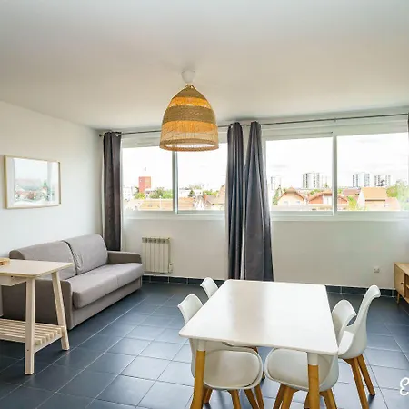 Escale-Marne Fr - 201 - Free Parking - Free Luggage Storage - All Equipped - Linen Included - Washing Machine - Luxury Emma Mattress 160X200 - 10Mn Walk Metro 8 - Rer A - Panoramic View - From 1 To 6 Guests Apartment *