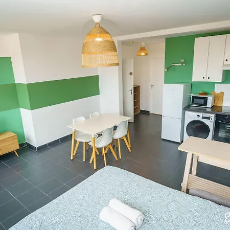 Escale-Marne Fr - 201 - Free Parking - Free Luggage Storage - All Equipped - Linen Included - Washing Machine - Luxury Emma Mattress 160X200 - 10Mn Walk Metro 8 - Rer A - Panoramic View - From 1 To 6 Guests