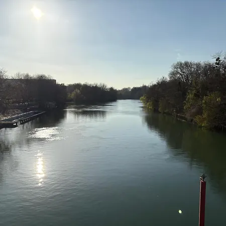 Apartment Escale-Marne Fr - 201 - Free Parking - Free Luggage Storage - All Equipped - Linen Included - Washing Machine - Luxury Emma Mattress 160X200 - 10Mn Walk Metro 8 - Rer A - Panoramic View - From 1 To 6 Guests *